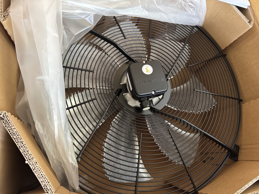 IMG_5354-FN056-VDI.4M.V7P2 vent 1.jpg